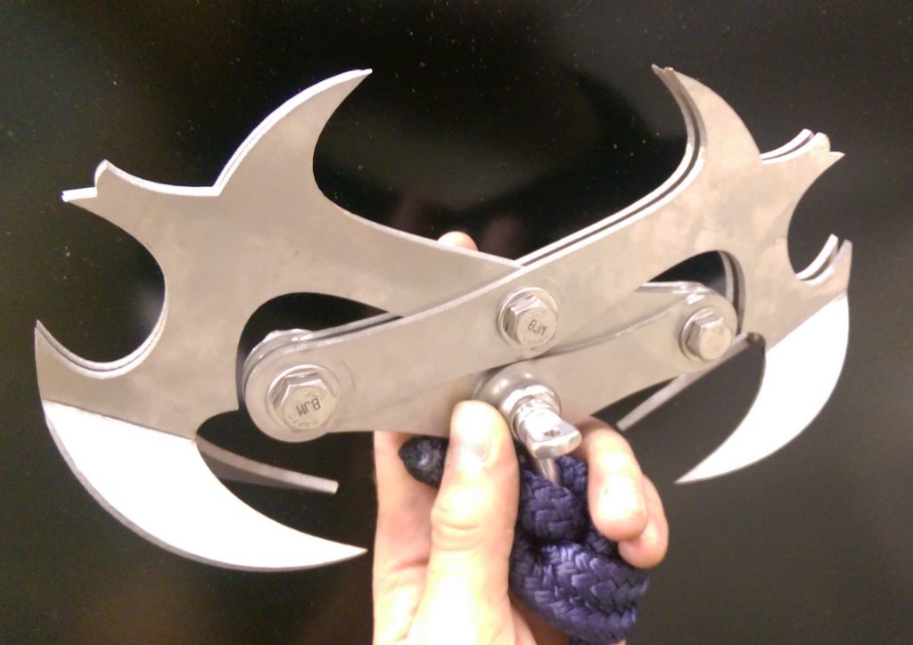 Grappling claw, retracted mode.